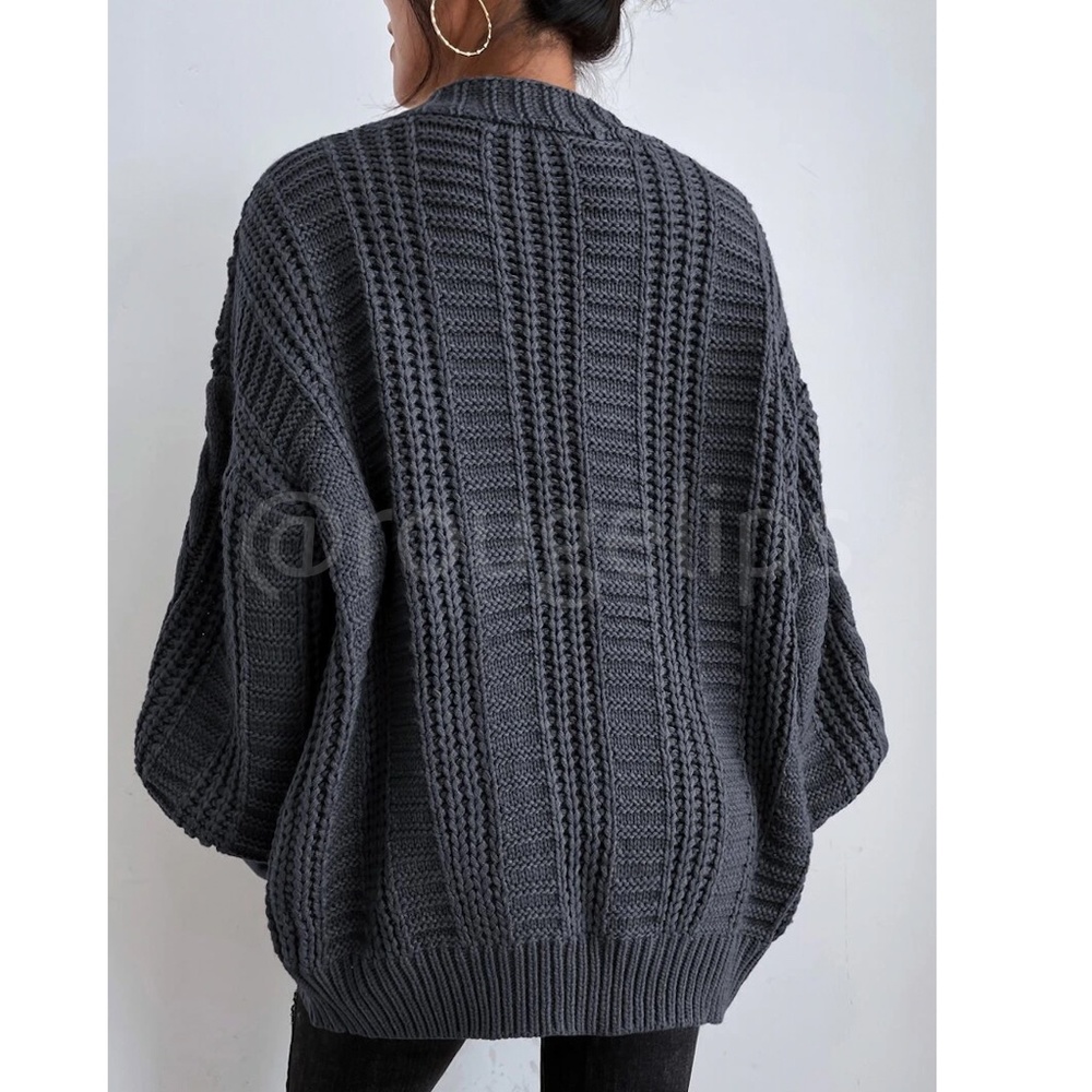 Oversized Grey Cable Knit Cardigan Long Sleeves Hip Length Buttoned - Picture 4 of 16